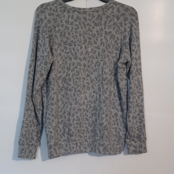 Gray Heather Leopard Print Plush Knit Sweatshirt - Picture 7 of 7
